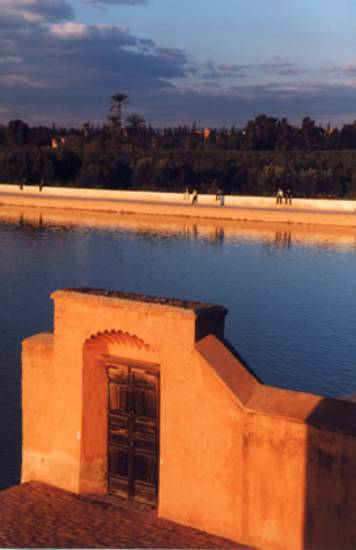 Marrakech Maroc monument coucher soleil villes bassin